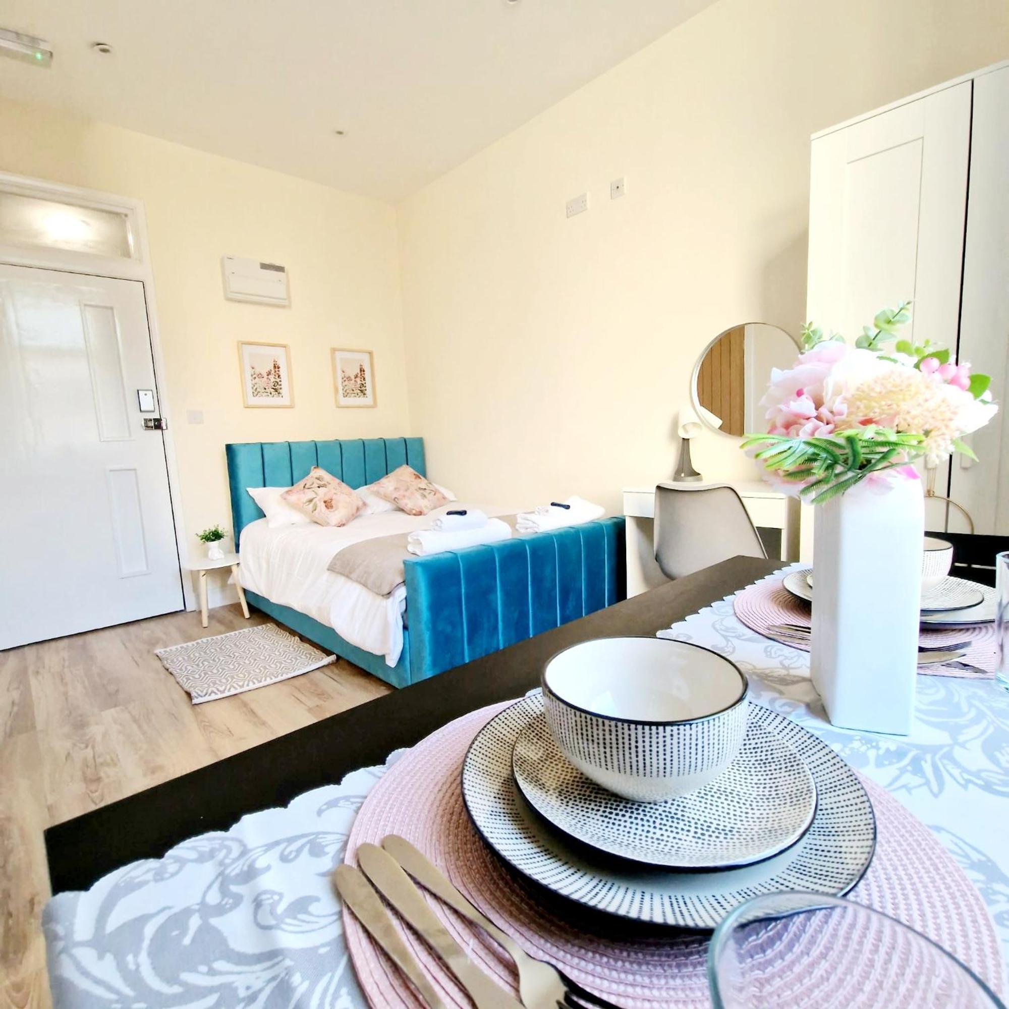 Crendon House Boutique Hotel High Wycombe Buckinghamshire Exterior foto